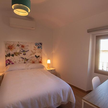 Apartamentos Turisticos Abrilymarzo กาเซเรส ภายนอก รูปภาพ
