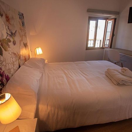 Apartamentos Turisticos Abrilymarzo กาเซเรส ภายนอก รูปภาพ
