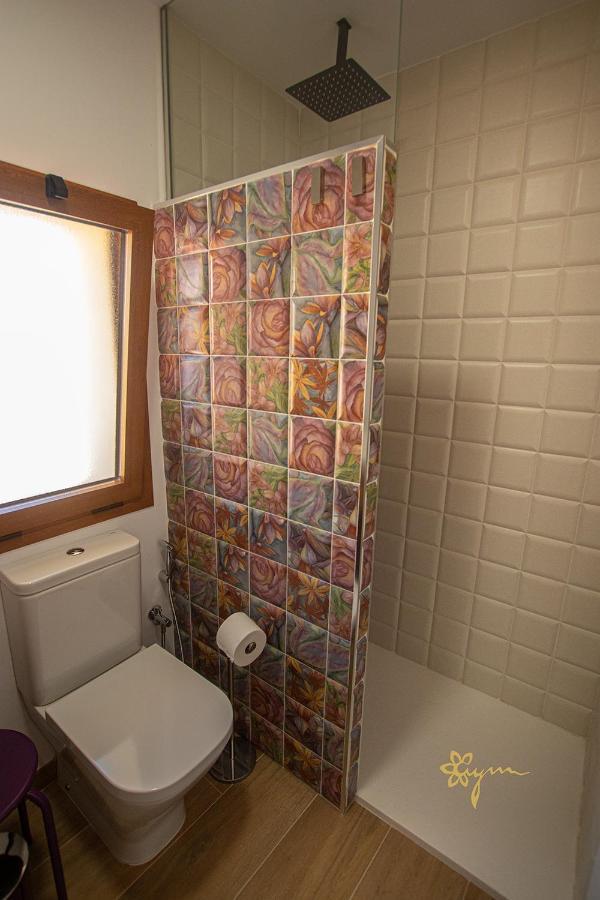 Apartamentos Turisticos Abrilymarzo กาเซเรส ภายนอก รูปภาพ