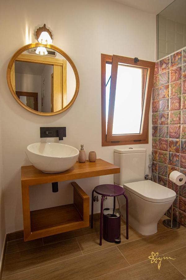 Apartamentos Turisticos Abrilymarzo กาเซเรส ภายนอก รูปภาพ